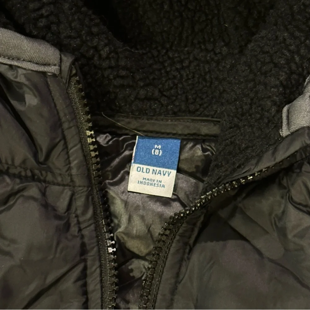 Old Navy Kids Fleece Lined Quilted Vest Hoody Black Pockets Sz 8 EUC - Picture 6 of 6